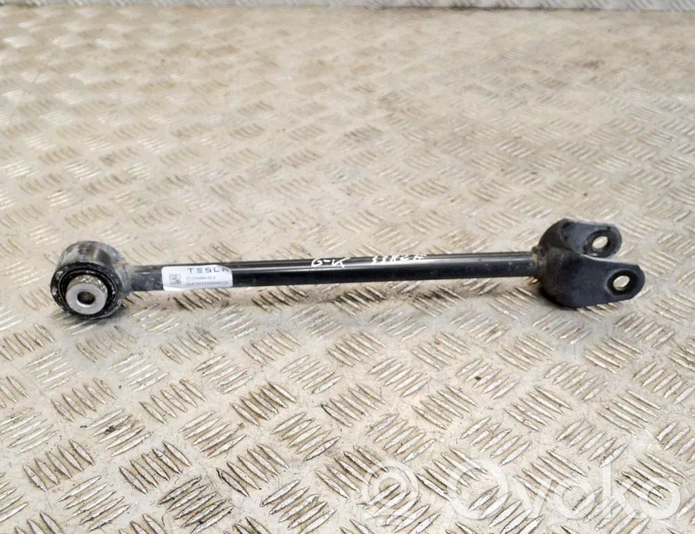 Rear upper control arm/wishbone   104444400A