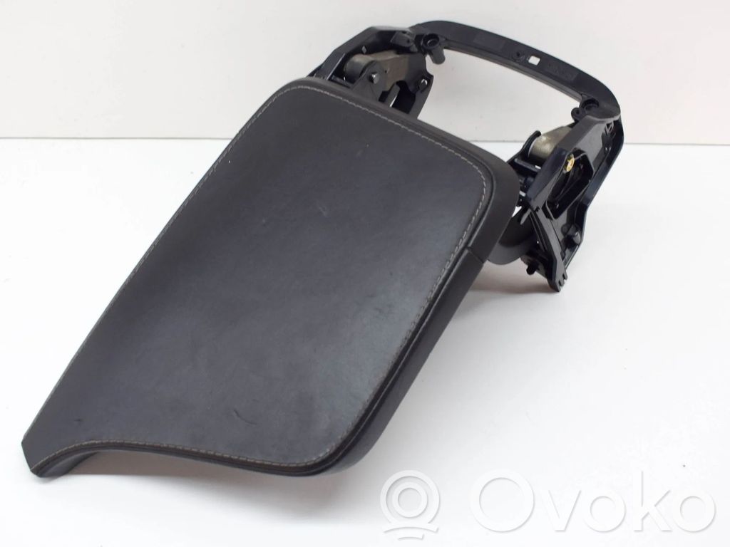 Volvo S90, V90 Armrest 
