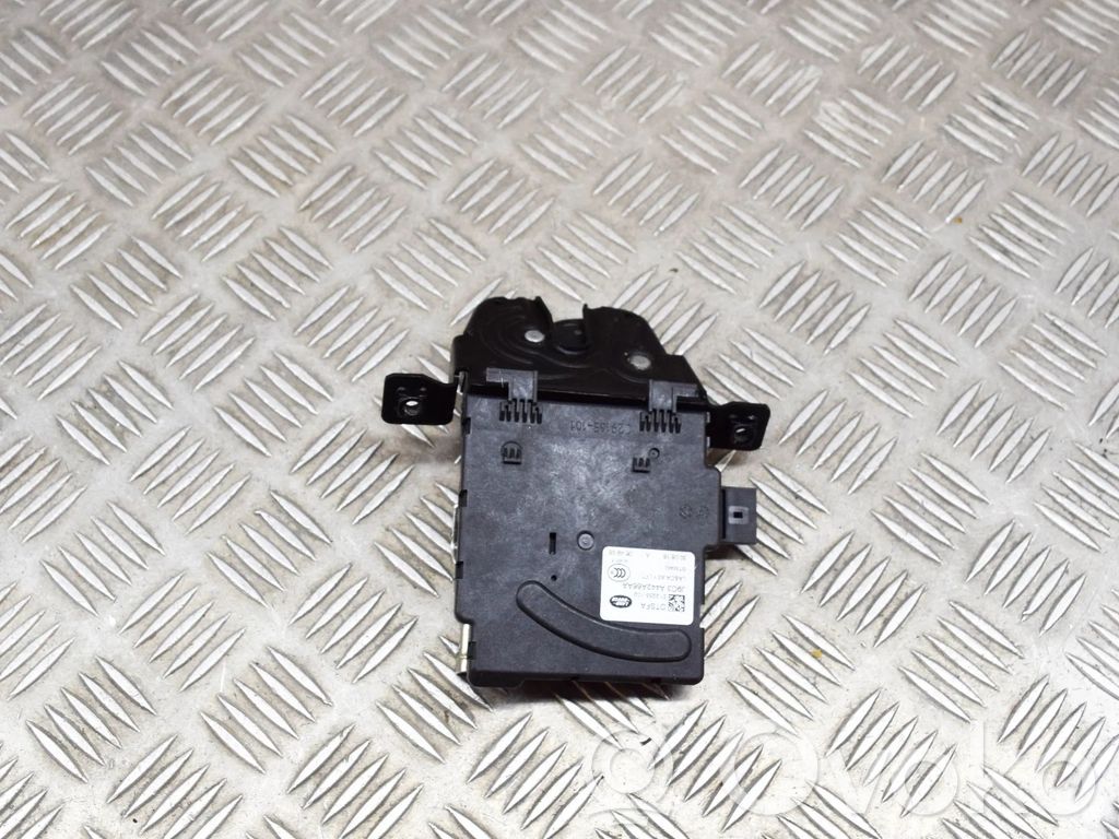 Tailgate/trunk/boot lock/catch/latch   J9C3A442A66AA