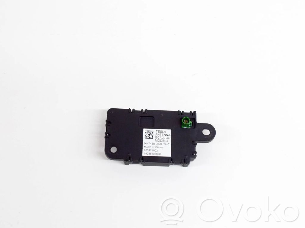 Tesla Model 3 Antenos stiprintuvas 