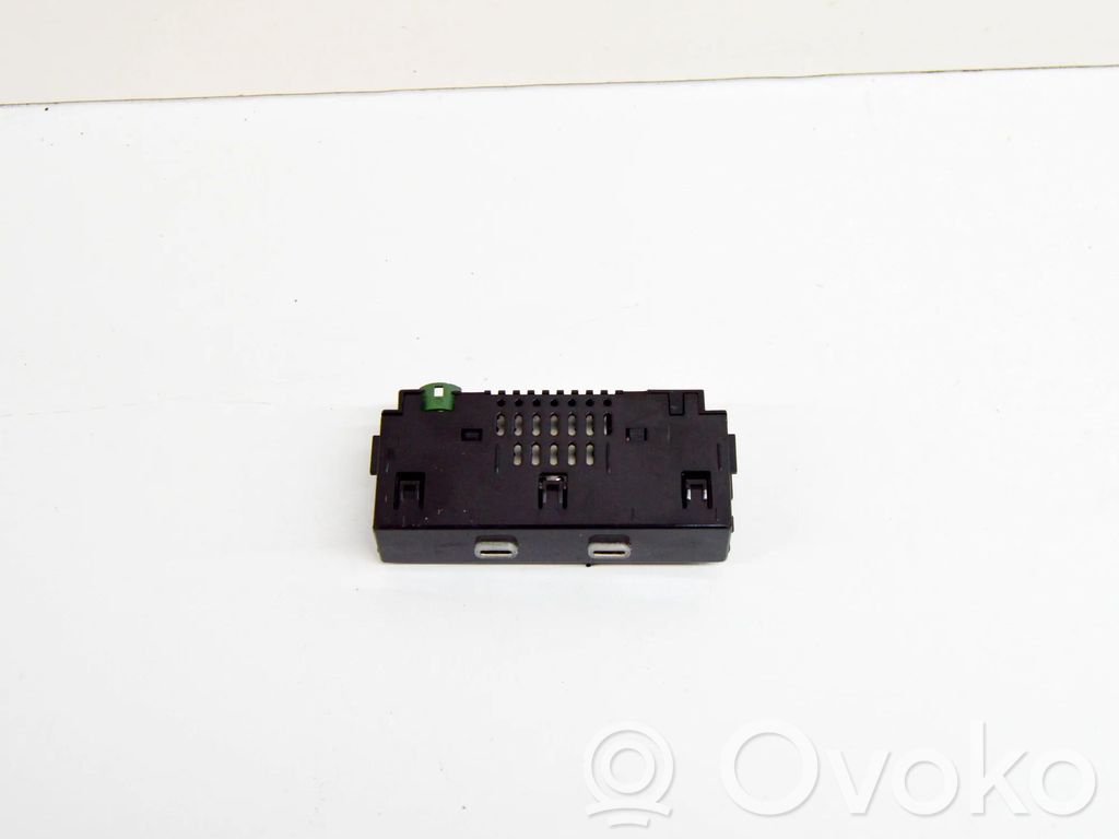 Skoda Kamiq USB socket connector 