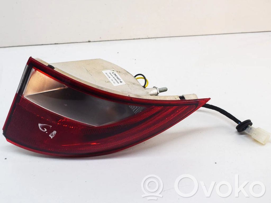 Lampa tylna   801BF009