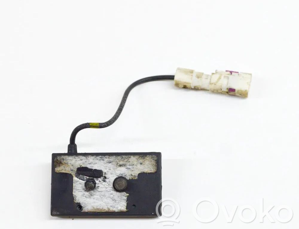 Porsche Cayenne (9Y0 9Y3) Antenos stiprintuvas 