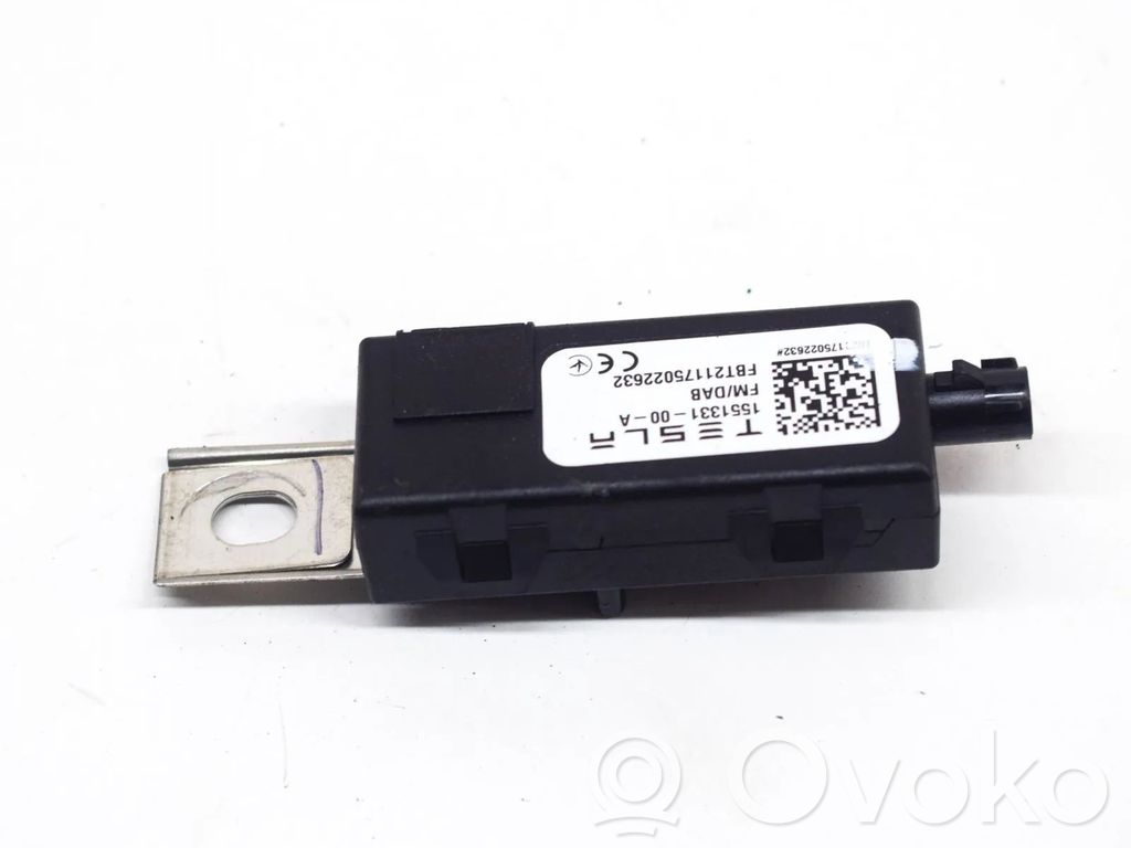 Tesla Model 3 Antenos stiprintuvas 