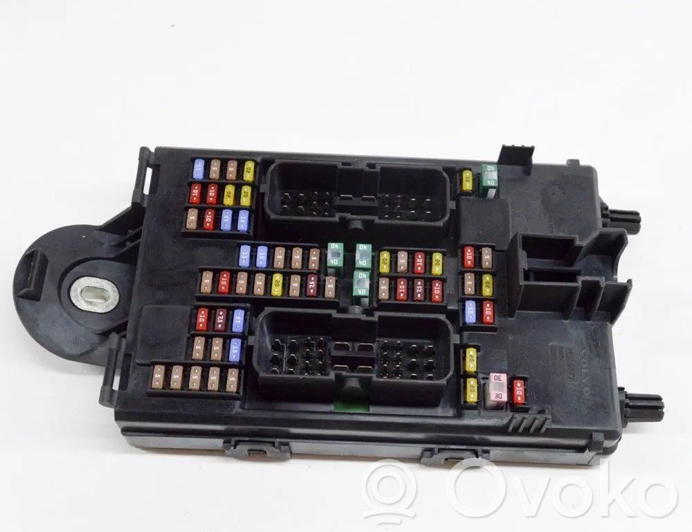 Volvo S90, V90 Modul siguranțe 