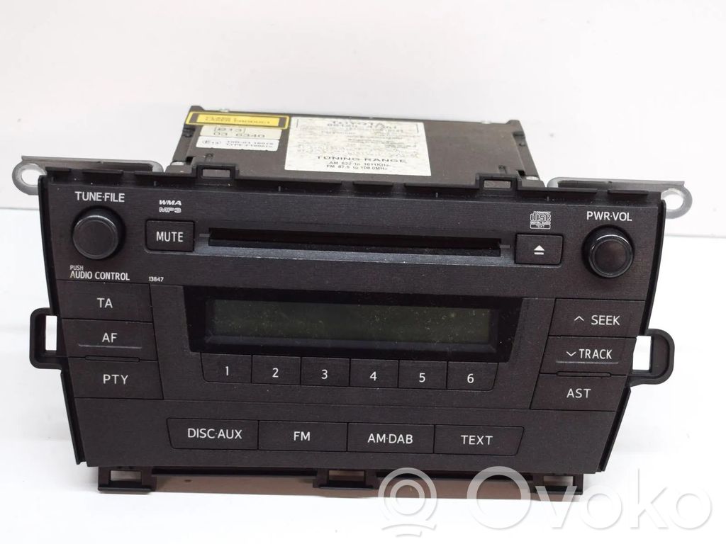 Toyota Prius (XW30) Panel / Radioodtwarzacz CD/DVD/GPS 