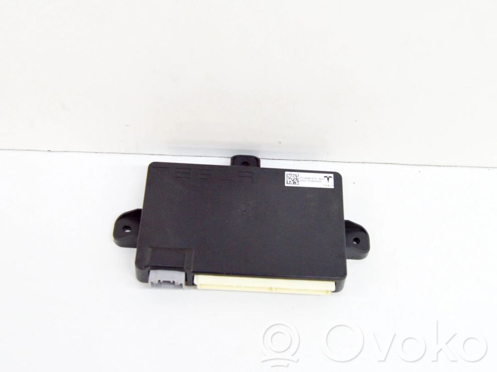 Tesla Model X Door control unit/module 