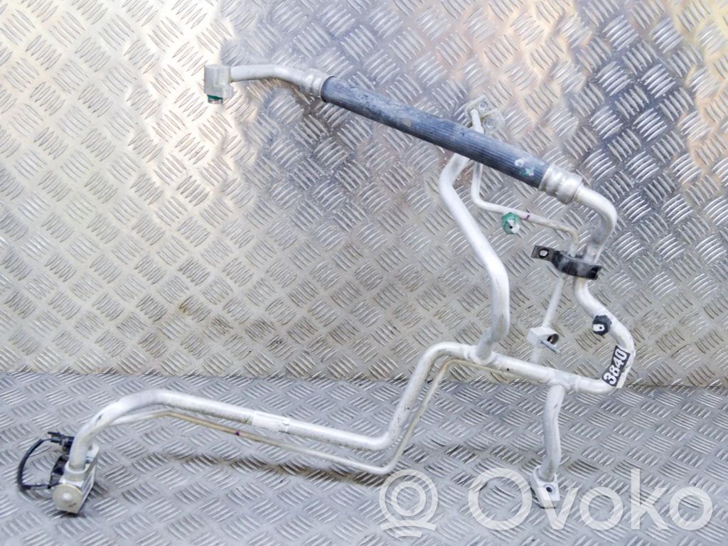 Tesla Model X Ilmastointilaitteen putki (A/C) 