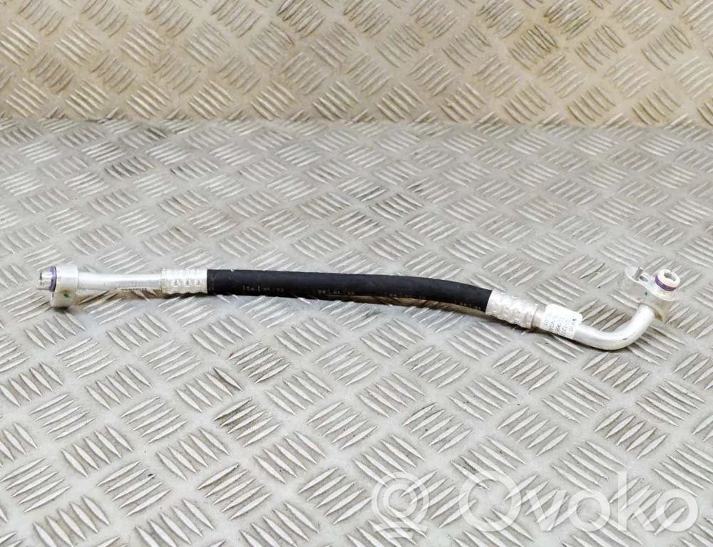 BMW i3 Ilmastointilaitteen putki (A/C) 