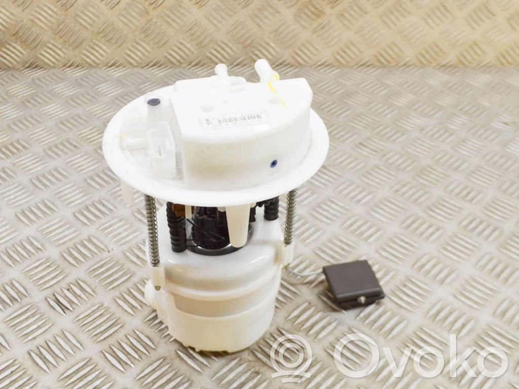 Opel Corsa F Pompe à carburant 