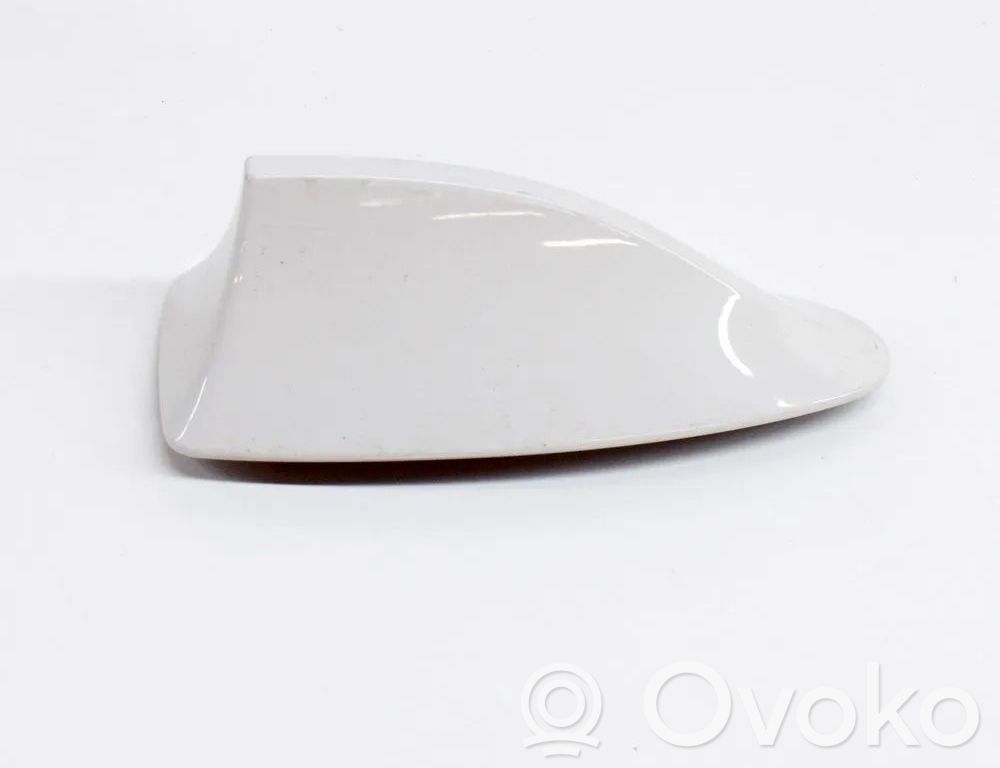 BMW 5 F10 F11 Osłona anteny dachowej GPS 