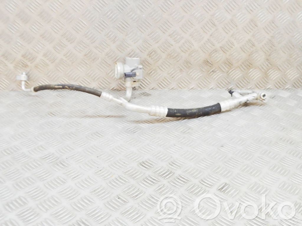 BMW i3 Ilmastointilaitteen putki (A/C) 