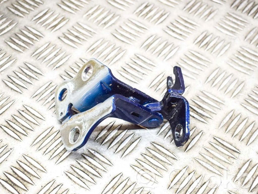 Front door upper hinge   110103600F
