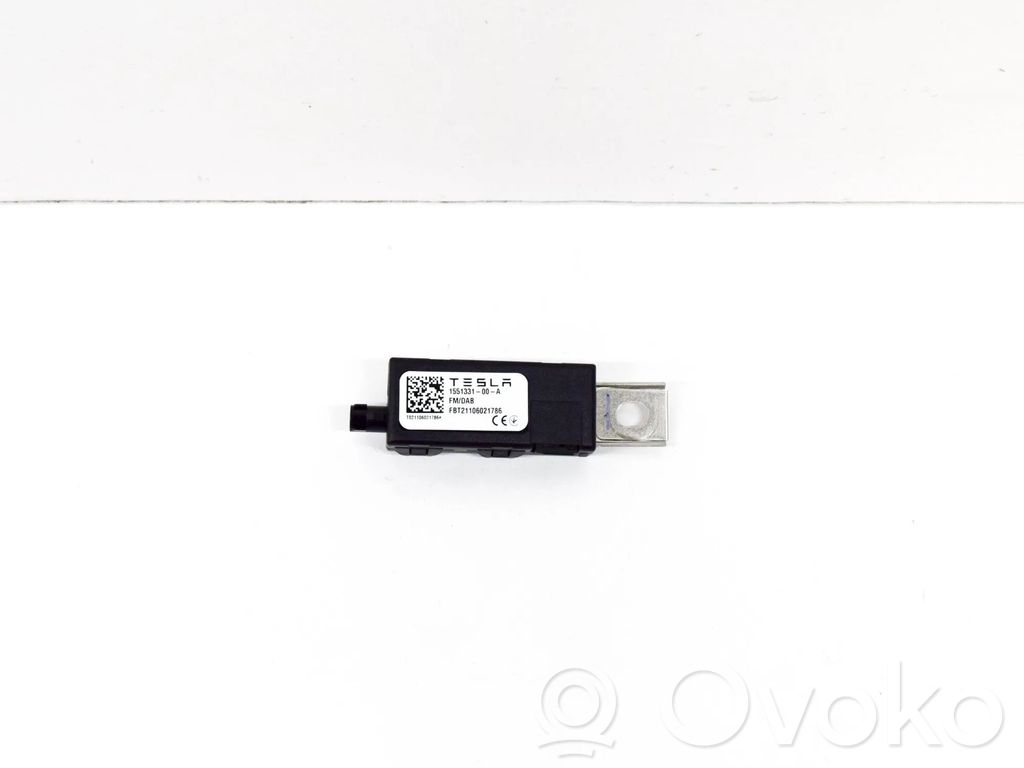 Tesla Model Y Antenos stiprintuvas 