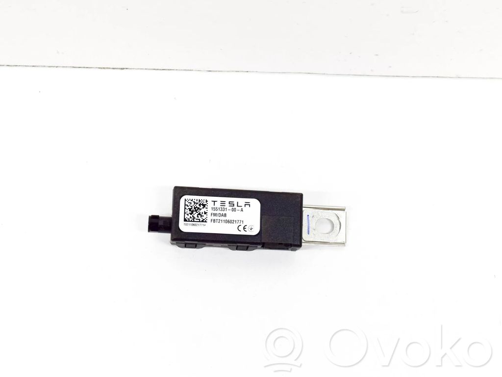 Tesla Model Y Antenos stiprintuvas 