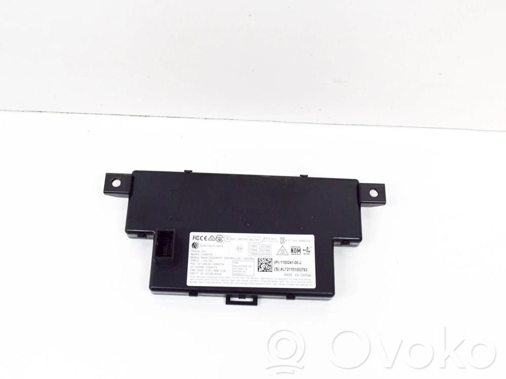 Tesla Model Y Unitate/modul de comandă închidere centralizată