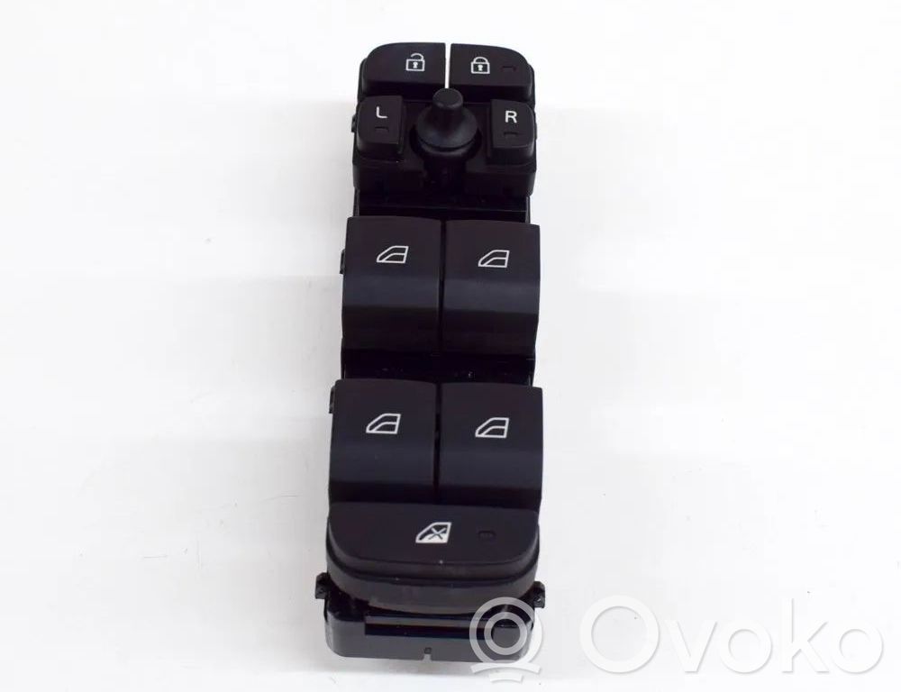 Volvo XC40 Electric window control switch 