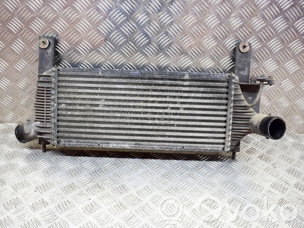 Nissan NP300 Interkūlerio radiatorius 
