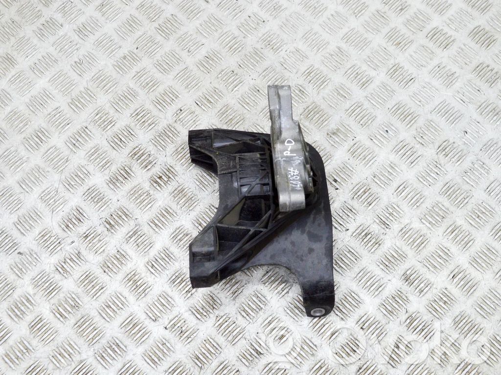 Opel Grandland X Engine mount bracket 