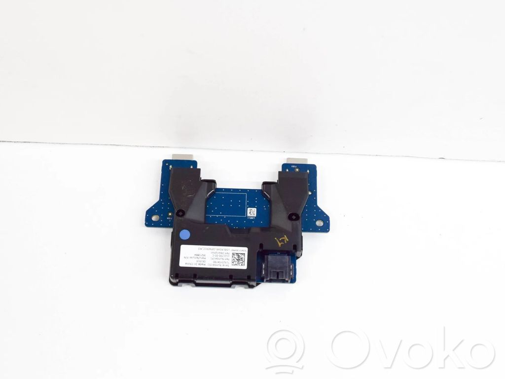 Tesla Model 3 Enchufe conector USB 