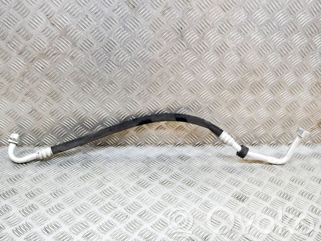 BMW i3 Ilmastointilaitteen putki (A/C) 