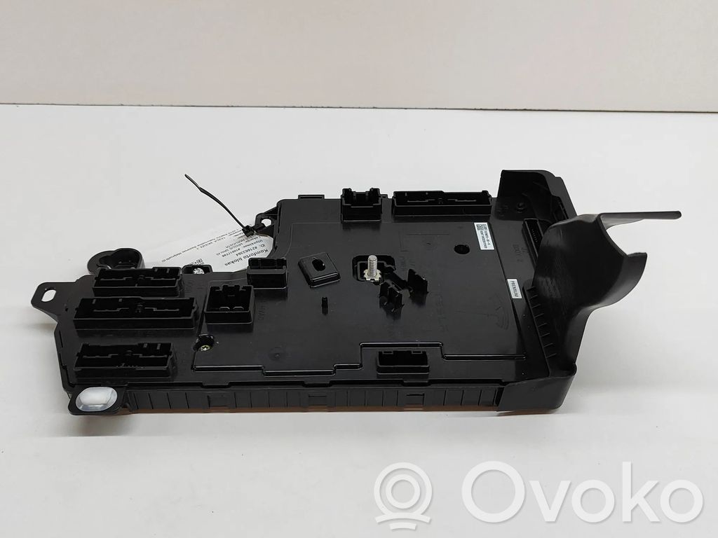 Tesla Model 3 Unidad de control/módulo de carrocería central 