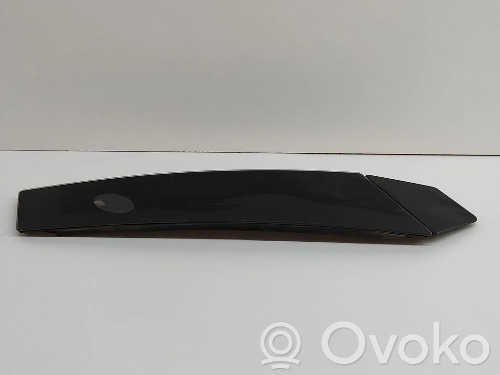 Tesla Model 3 Pilar (B) (superior) 