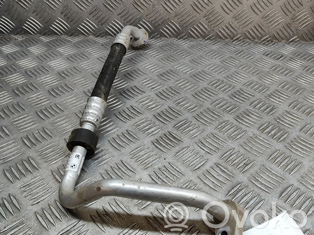 BMW i3 Ilmastointilaitteen putki (A/C) 