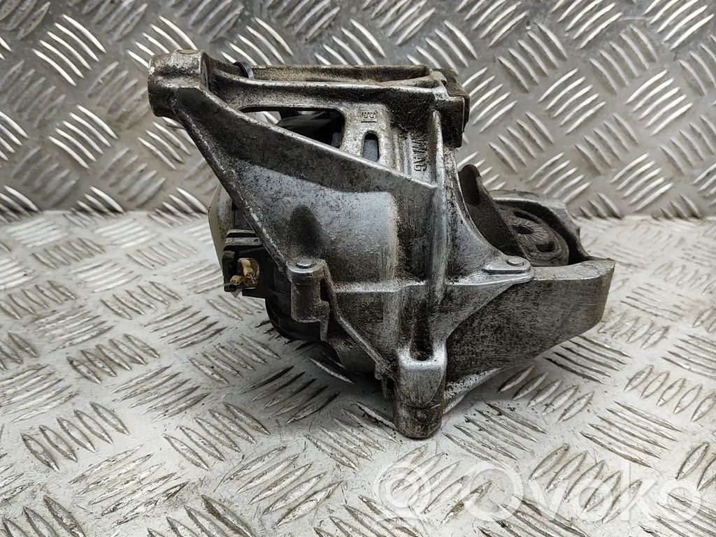 Audi Q5 SQ5 FY Engine mount bracket 