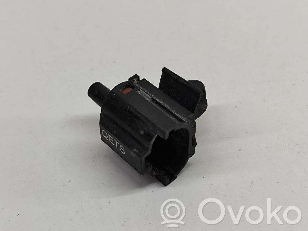 Tesla Model Y Sensor de temperatura del aceite 