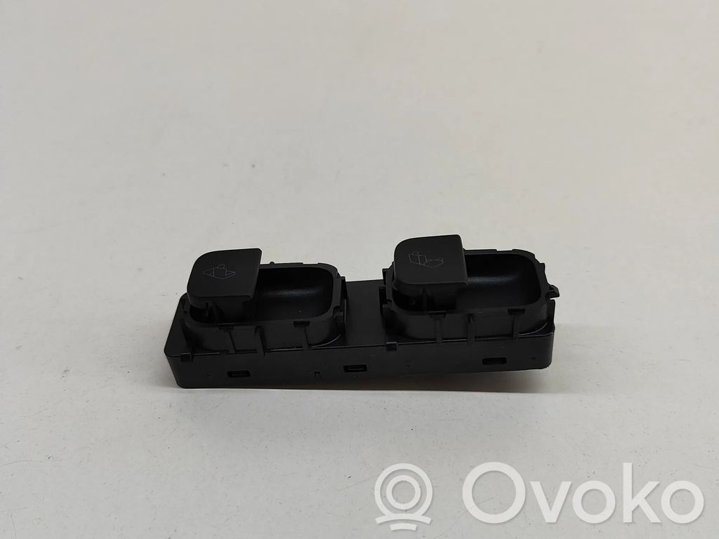 Tesla Model Y Autres commutateurs / boutons / leviers 