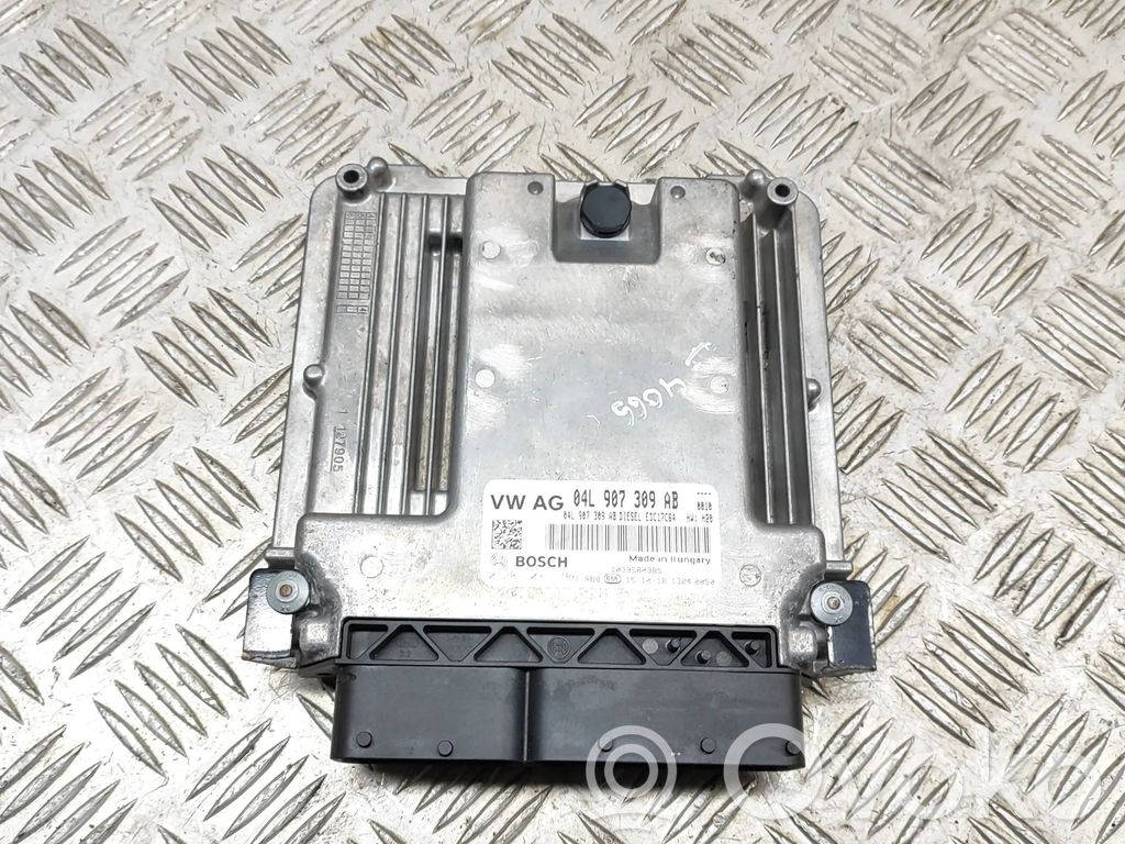 Audi Q3 8U Engine control unit/module 