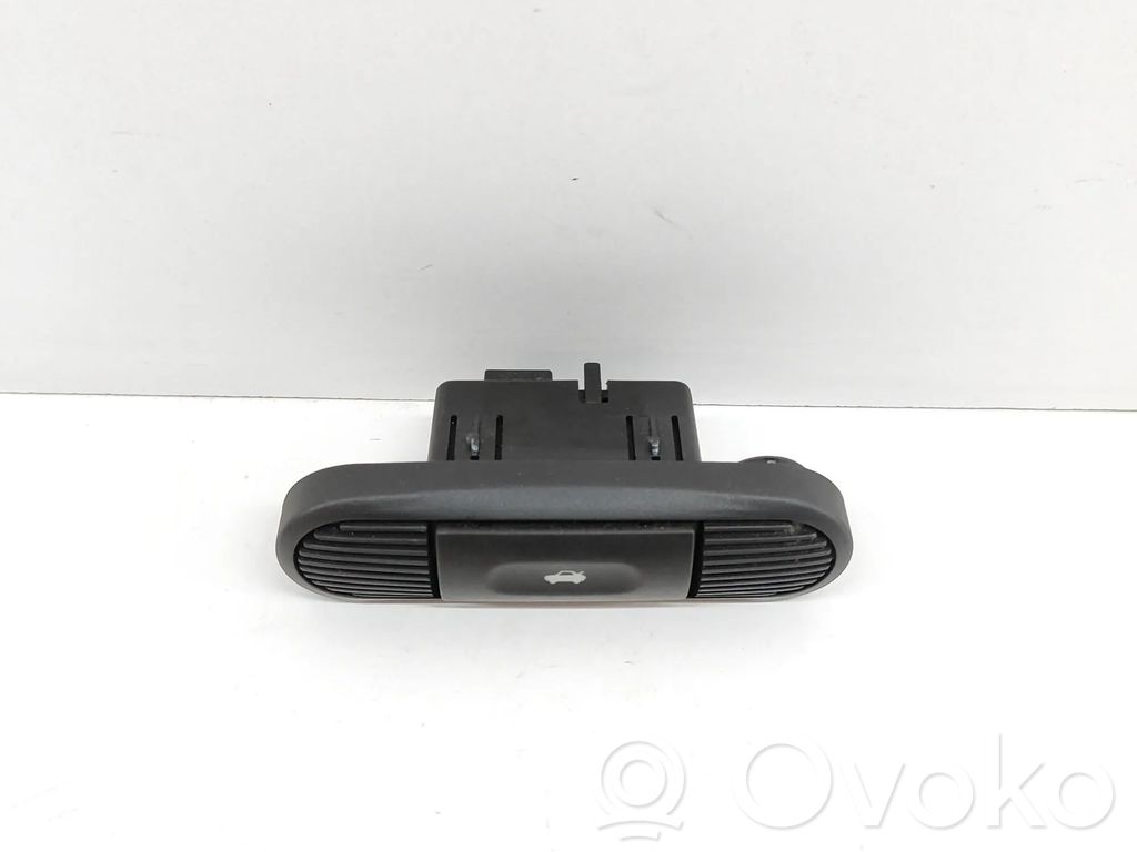 Jaguar XJ X40 Tailgate/boot open switch button 