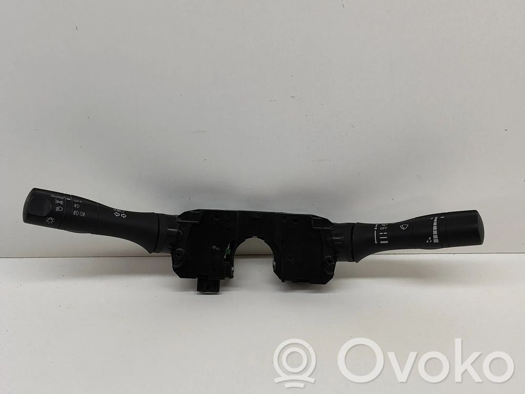 Nissan NP300 Palanca de intermitentes 