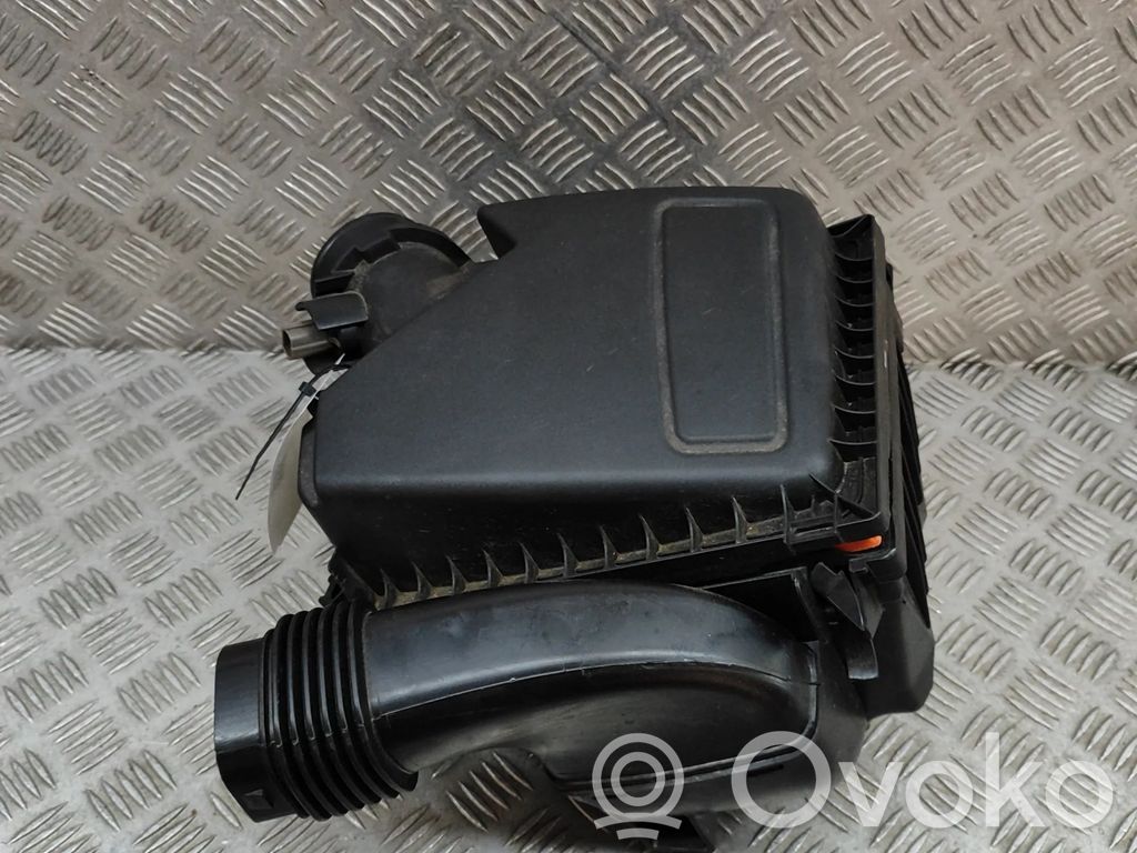 Ford Focus Air filter box 