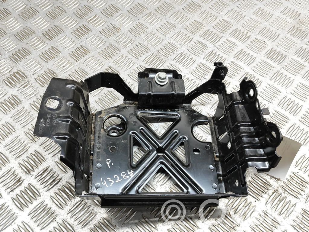 Battery bracket   8778985