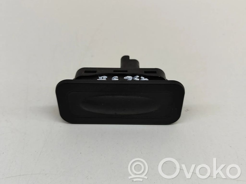 Tailgate/boot open switch button   8200076256