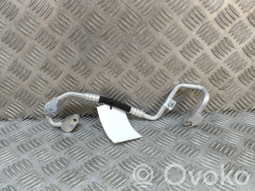 Porsche Taycan 9J1 Ilmastointilaitteen putki (A/C)