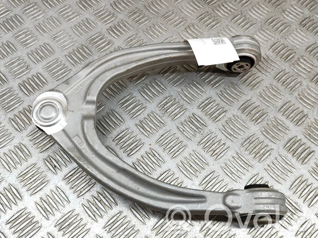 Alfa Romeo Stelvio Oberer Querlenker vorne 