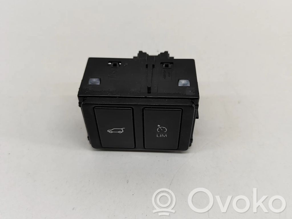 Jaguar F-Pace A set of switches 