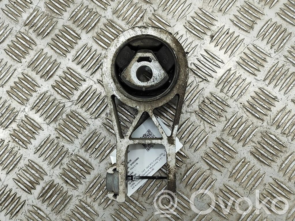 Wspornik / Mocowanie silnika   1352887080
