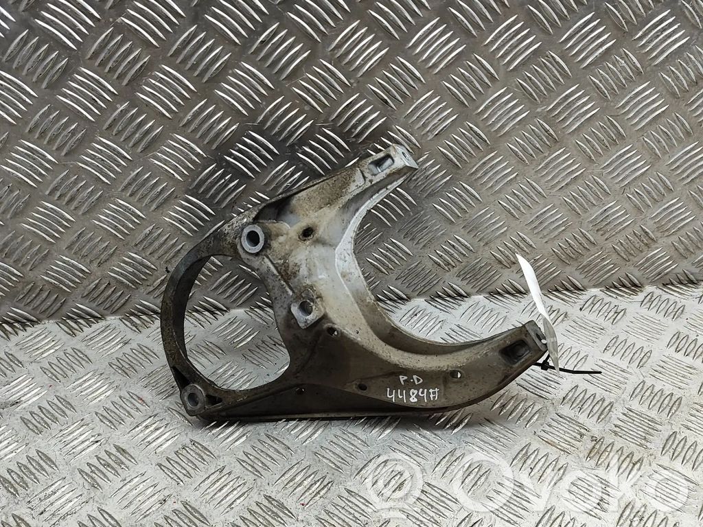 Porsche Macan (95B) Engine mounting bracket 