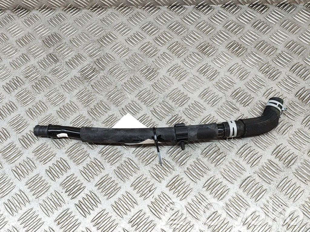 Audi e-tron Engine coolant pipe/hose 