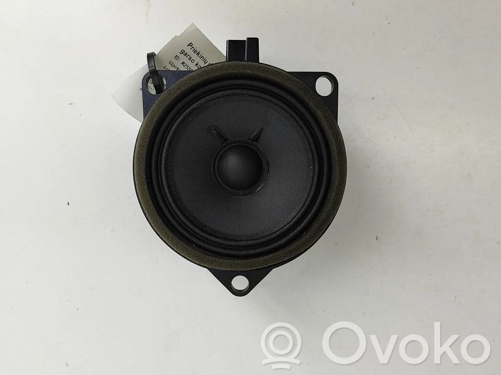 Volvo XC40 Difuzor ușă față 