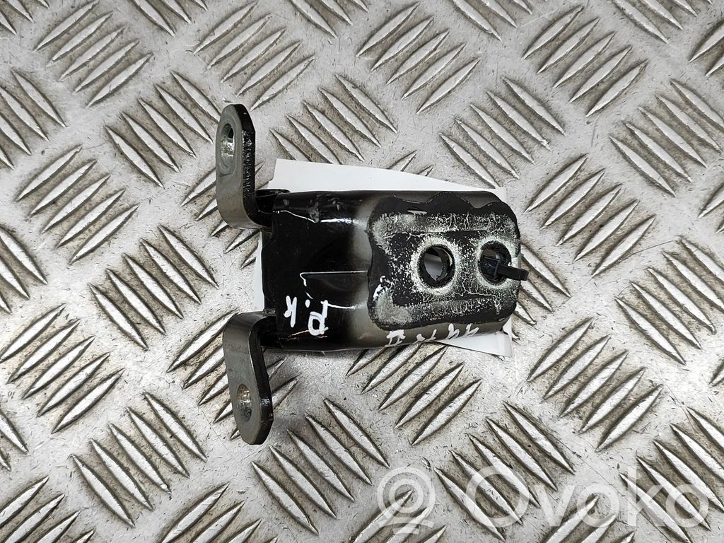 Nissan Juke II F16 Front door upper hinge 