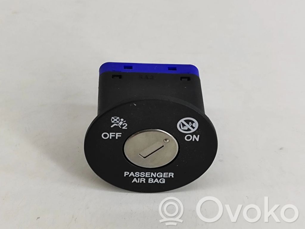 KIA EV6 Interruptor de encendido/apagado del airbag de pasajero 