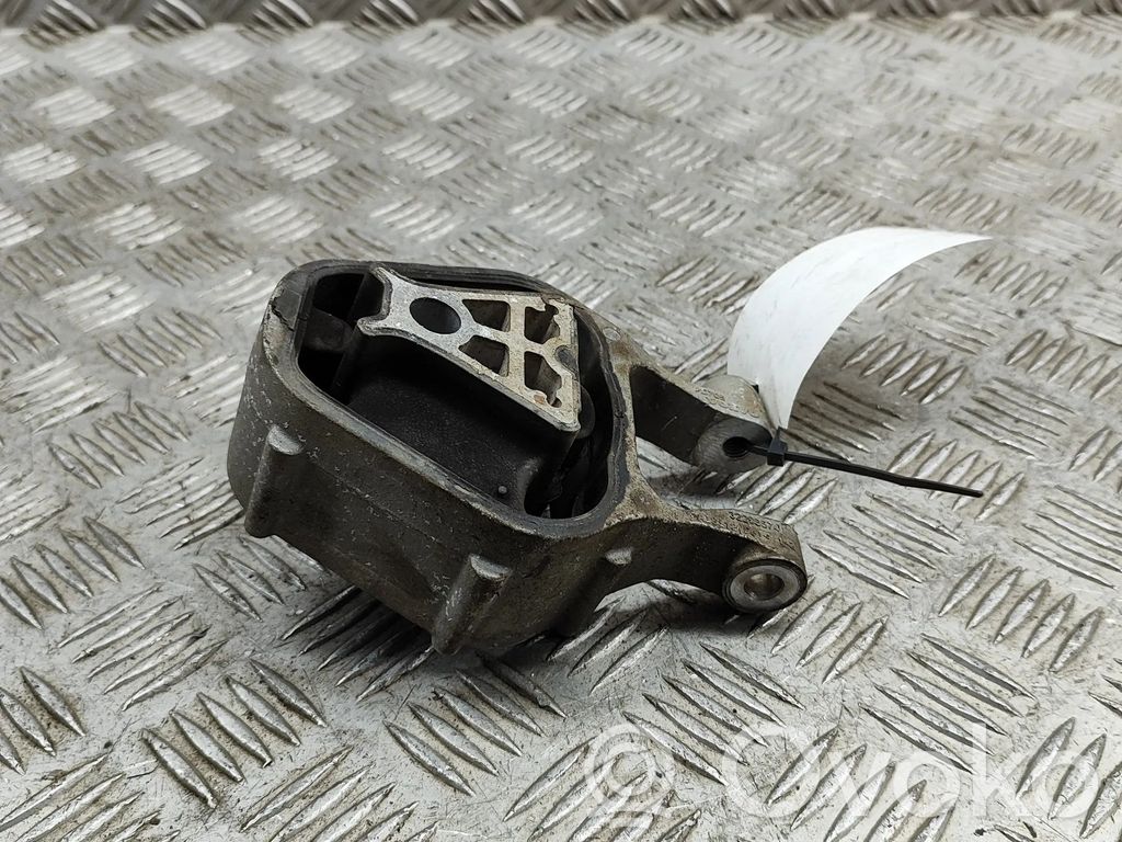 Engine mount bracket   32298574