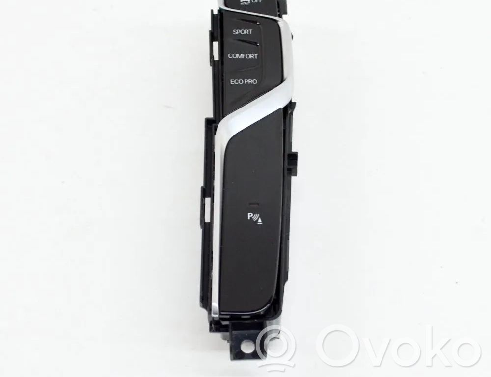 BMW 5 G30 G31 G38 Un conjunto de interruptores 