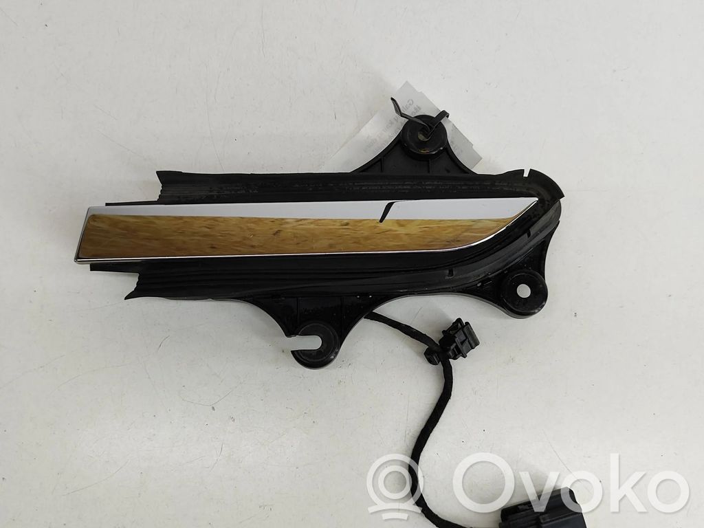 Tesla Model X Manecilla externa puerta delantera 