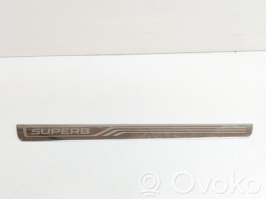 Skoda Superb B8 (3V) Apărătoare prag față 